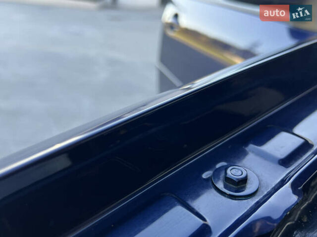 Синий Фольксваген Гольф, объемом двигателя 1.6 л и пробегом 284 тыс. км за 5350 $, фото 121 на Automoto.ua