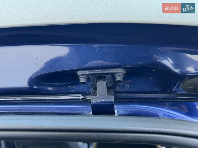 Синий Фольксваген Гольф, объемом двигателя 1.6 л и пробегом 284 тыс. км за 5350 $, фото 94 на Automoto.ua