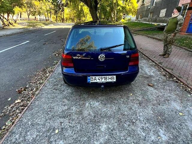 Синий Фольксваген Гольф, объемом двигателя 1.6 л и пробегом 290 тыс. км за 4200 $, фото 3 на Automoto.ua