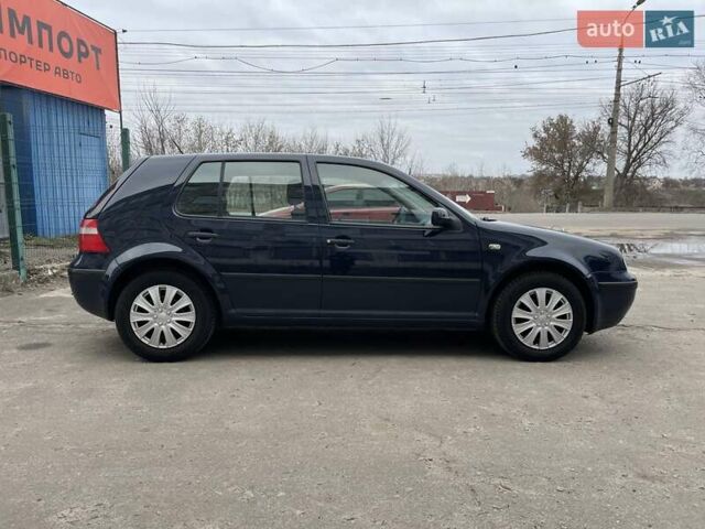 Синий Фольксваген Гольф, объемом двигателя 1.39 л и пробегом 220 тыс. км за 5150 $, фото 1 на Automoto.ua