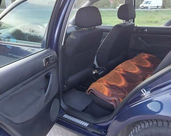 Синий Фольксваген Гольф, объемом двигателя 1.4 л и пробегом 341 тыс. км за 3450 $, фото 5 на Automoto.ua