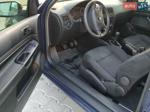 Синій Фольксваген Гольф, об'ємом двигуна 1.6 л та пробігом 196 тис. км за 3199 $, фото 13 на Automoto.ua