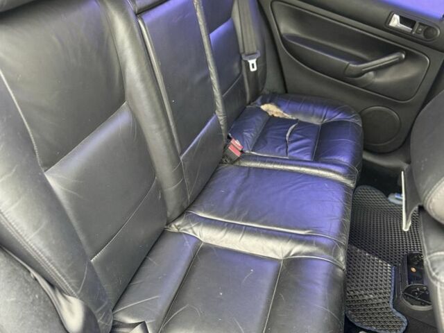 Синий Фольксваген Гольф, объемом двигателя 1.9 л и пробегом 300 тыс. км за 2900 $, фото 15 на Automoto.ua