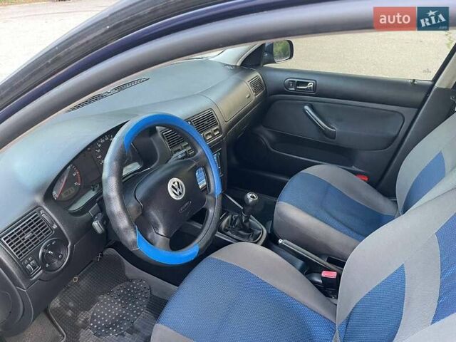 Синій Фольксваген Гольф, об'ємом двигуна 1.39 л та пробігом 270 тис. км за 4450 $, фото 6 на Automoto.ua