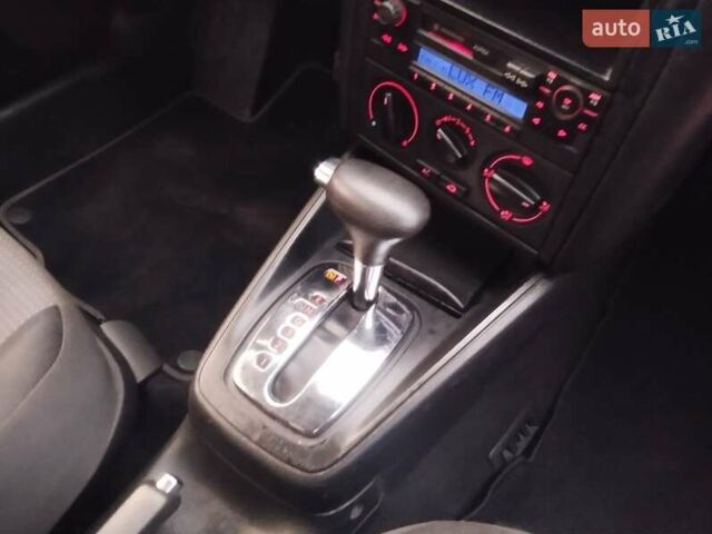 Синий Фольксваген Гольф, объемом двигателя 1.6 л и пробегом 190 тыс. км за 4390 $, фото 32 на Automoto.ua