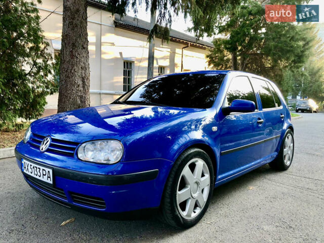 Синий Фольксваген Гольф, объемом двигателя 1.39 л и пробегом 274 тыс. км за 3850 $, фото 4 на Automoto.ua