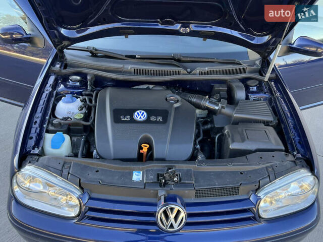 Синий Фольксваген Гольф, объемом двигателя 1.6 л и пробегом 284 тыс. км за 5350 $, фото 111 на Automoto.ua