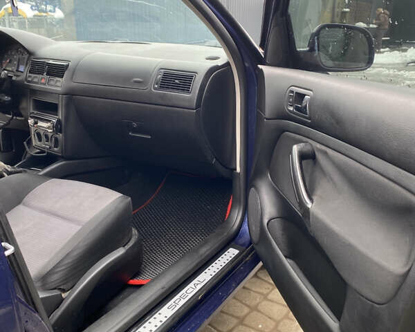 Синий Фольксваген Гольф, объемом двигателя 1.39 л и пробегом 356 тыс. км за 2799 $, фото 18 на Automoto.ua