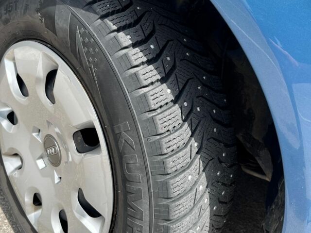 Синий Фольксваген Гольф, объемом двигателя 1.9 л и пробегом 377 тыс. км за 2510 $, фото 7 на Automoto.ua