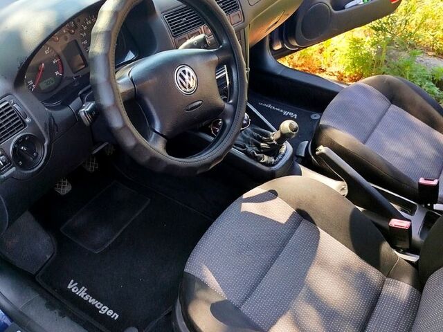 Синий Фольксваген Гольф, объемом двигателя 1.4 л и пробегом 218 тыс. км за 3500 $, фото 1 на Automoto.ua