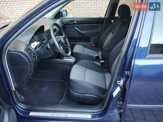 Синий Фольксваген Гольф, объемом двигателя 1.6 л и пробегом 190 тыс. км за 4390 $, фото 26 на Automoto.ua