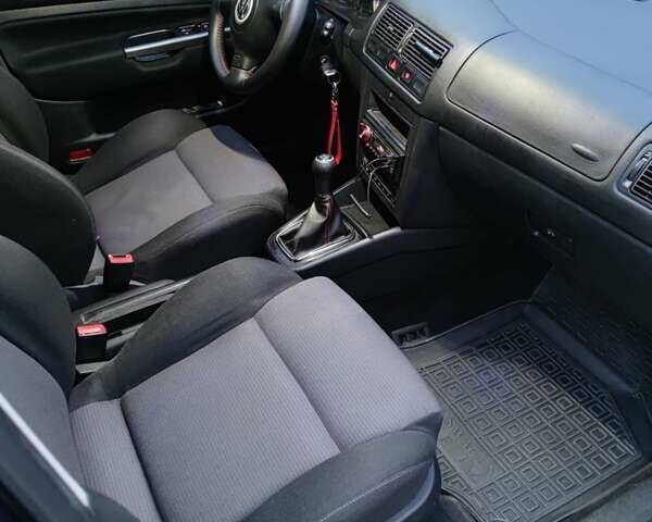 Фольксваген Гольф 2002 в Виннице на Automoto.ua Синий Фольксваген Гольф, объемом двигателя 1.6 л и пробегом 242 тыс. км за 5300 $, фото 24 на Automoto.ua