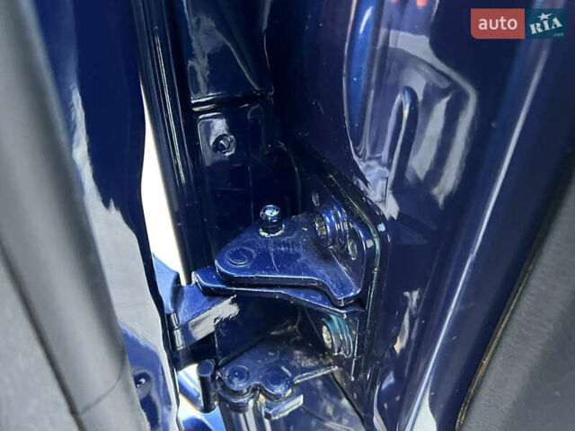 Синий Фольксваген Гольф, объемом двигателя 1.6 л и пробегом 284 тыс. км за 5350 $, фото 89 на Automoto.ua