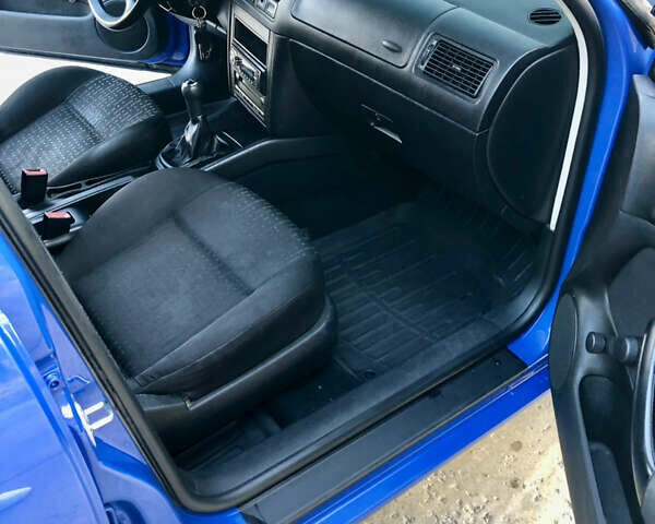 Синий Фольксваген Гольф, объемом двигателя 1.39 л и пробегом 274 тыс. км за 3850 $, фото 9 на Automoto.ua