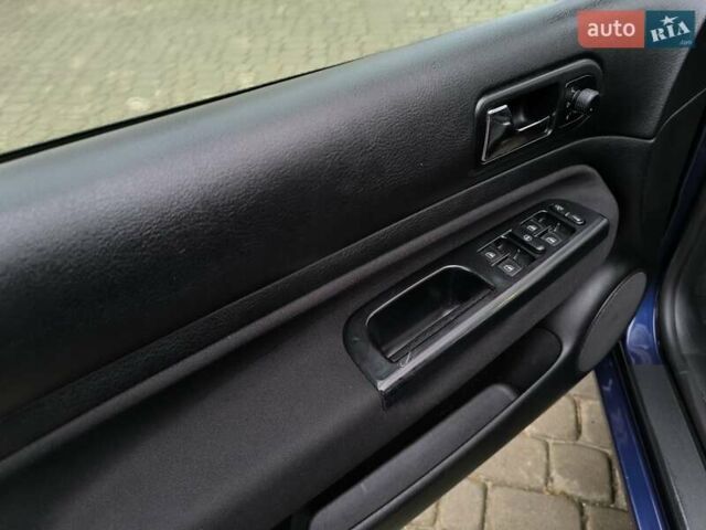 Синий Фольксваген Гольф, объемом двигателя 1.6 л и пробегом 235 тыс. км за 4700 $, фото 19 на Automoto.ua