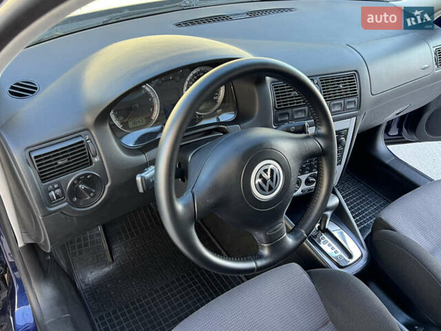 Синий Фольксваген Гольф, объемом двигателя 1.6 л и пробегом 284 тыс. км за 5350 $, фото 36 на Automoto.ua