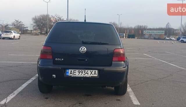 Синий Фольксваген Гольф, объемом двигателя 1.39 л и пробегом 238 тыс. км за 4500 $, фото 2 на Automoto.ua