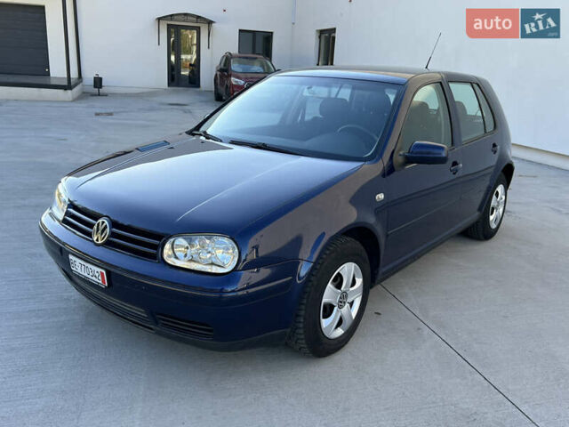 Синий Фольксваген Гольф, объемом двигателя 1.6 л и пробегом 284 тыс. км за 5350 $, фото 2 на Automoto.ua