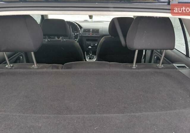 Синий Фольксваген Гольф, объемом двигателя 1.6 л и пробегом 259 тыс. км за 4000 $, фото 32 на Automoto.ua