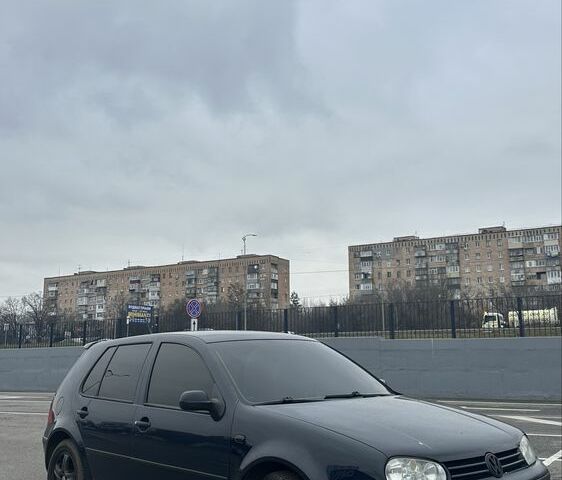 Синий Фольксваген Гольф, объемом двигателя 1.4 л и пробегом 280 тыс. км за 4150 $, фото 2 на Automoto.ua