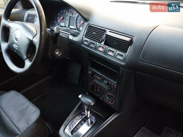 Синий Фольксваген Гольф, объемом двигателя 1.6 л и пробегом 190 тыс. км за 4390 $, фото 20 на Automoto.ua