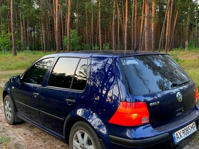 Синий Фольксваген Гольф, объемом двигателя 1.6 л и пробегом 308 тыс. км за 4400 $, фото 5 на Automoto.ua