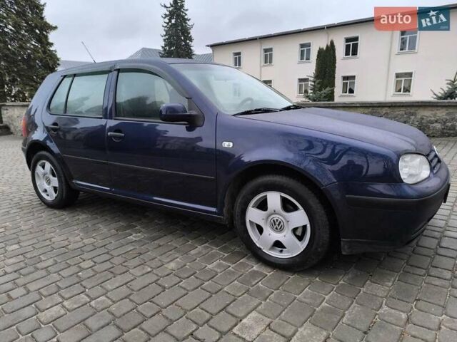 Синий Фольксваген Гольф, объемом двигателя 1.6 л и пробегом 235 тыс. км за 4700 $, фото 3 на Automoto.ua