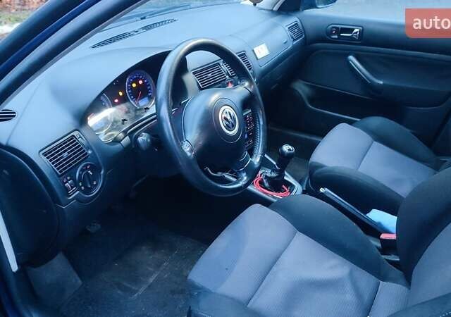 Синий Фольксваген Гольф, объемом двигателя 1.6 л и пробегом 225 тыс. км за 4700 $, фото 5 на Automoto.ua