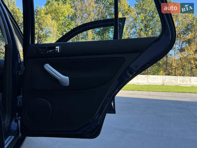 Синий Фольксваген Гольф, объемом двигателя 1.6 л и пробегом 284 тыс. км за 5350 $, фото 73 на Automoto.ua