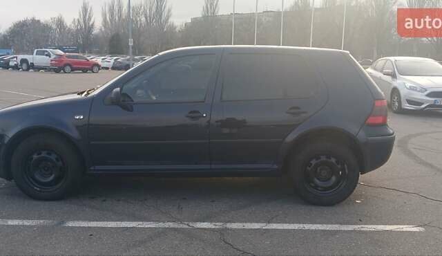 Синий Фольксваген Гольф, объемом двигателя 1.39 л и пробегом 238 тыс. км за 4500 $, фото 5 на Automoto.ua