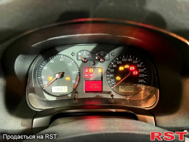 Синій Фольксваген Гольф, об'ємом двигуна 1.6 л та пробігом 290 тис. км за 4600 $, фото 12 на Automoto.ua