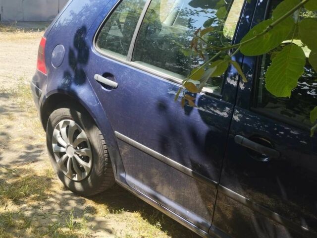 Синий Фольксваген Гольф, объемом двигателя 1.4 л и пробегом 241 тыс. км за 4200 $, фото 2 на Automoto.ua