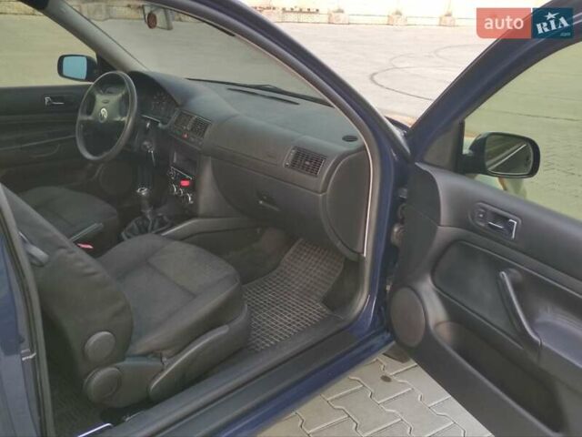 Синій Фольксваген Гольф, об'ємом двигуна 1.6 л та пробігом 196 тис. км за 3199 $, фото 18 на Automoto.ua