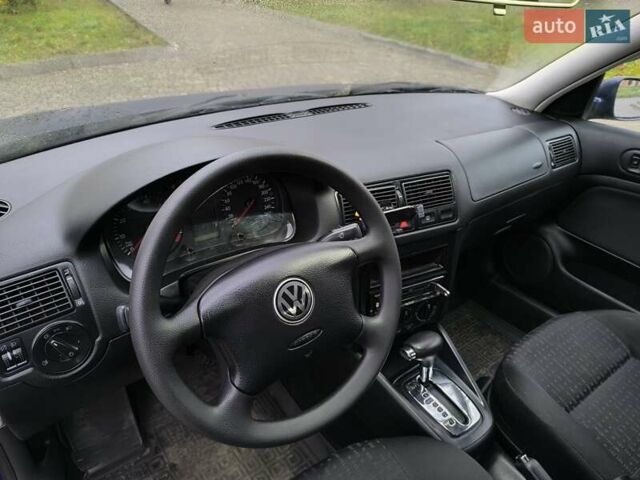 Синий Фольксваген Гольф, объемом двигателя 1.6 л и пробегом 235 тыс. км за 4700 $, фото 13 на Automoto.ua