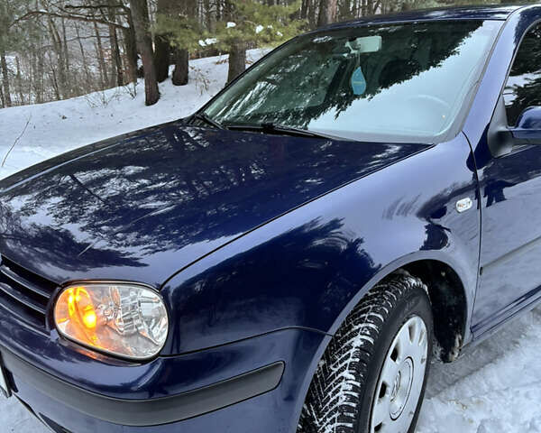 Синий Фольксваген Гольф, объемом двигателя 1.39 л и пробегом 228 тыс. км за 4400 $, фото 10 на Automoto.ua