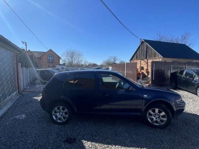 Синий Фольксваген Гольф, объемом двигателя 1.4 л и пробегом 195 тыс. км за 3999 $, фото 2 на Automoto.ua