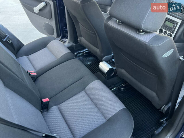 Синий Фольксваген Гольф, объемом двигателя 1.6 л и пробегом 284 тыс. км за 5350 $, фото 72 на Automoto.ua