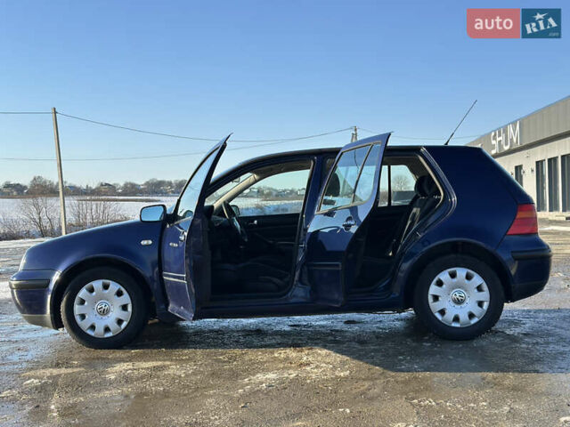 Синий Фольксваген Гольф, объемом двигателя 1.6 л и пробегом 256 тыс. км за 4499 $, фото 18 на Automoto.ua