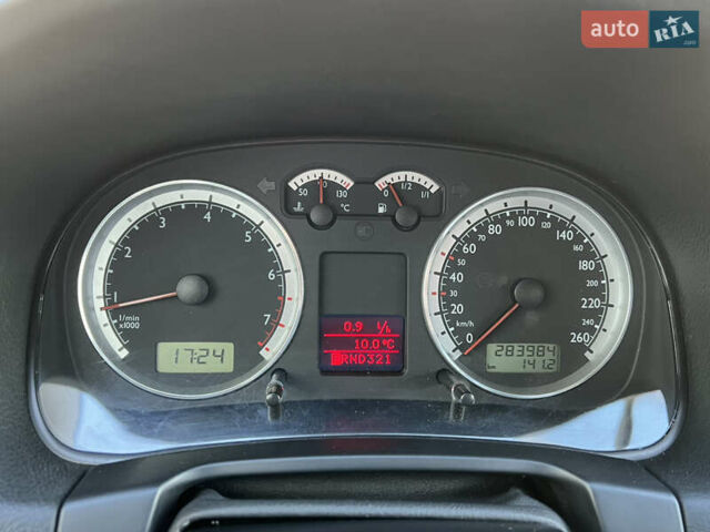 Синий Фольксваген Гольф, объемом двигателя 1.6 л и пробегом 284 тыс. км за 5350 $, фото 132 на Automoto.ua