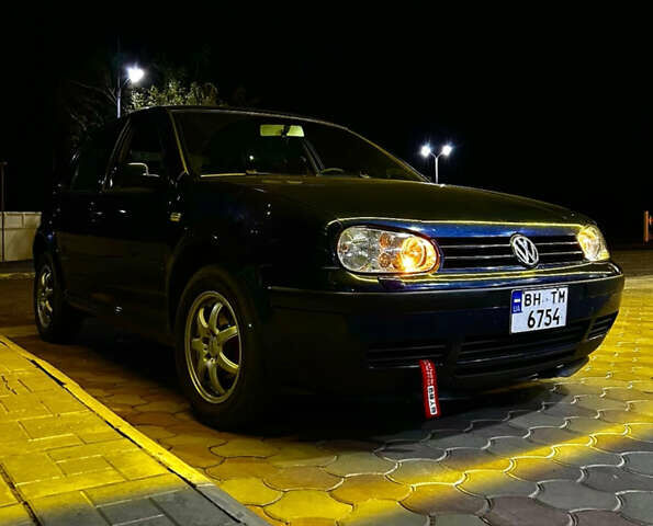 Синий Фольксваген Гольф, объемом двигателя 1.6 л и пробегом 288 тыс. км за 4400 $, фото 2 на Automoto.ua