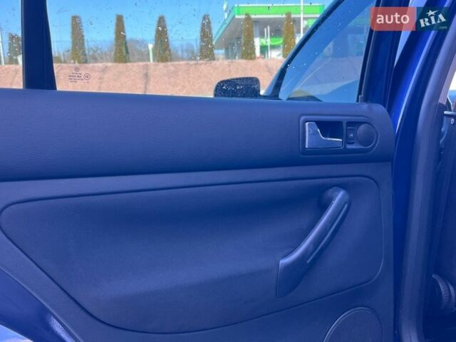 Синий Фольксваген Гольф, объемом двигателя 1.6 л и пробегом 263 тыс. км за 4350 $, фото 44 на Automoto.ua
