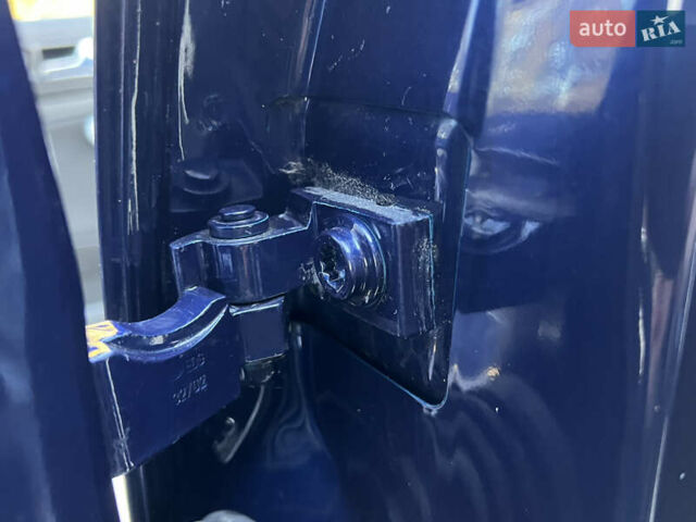 Синий Фольксваген Гольф, объемом двигателя 1.6 л и пробегом 284 тыс. км за 5350 $, фото 88 на Automoto.ua