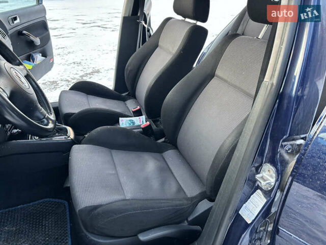 Синий Фольксваген Гольф, объемом двигателя 1.6 л и пробегом 215 тыс. км за 4500 $, фото 11 на Automoto.ua