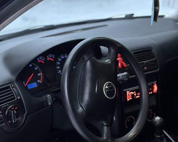 Синий Фольксваген Гольф, объемом двигателя 1.39 л и пробегом 228 тыс. км за 4400 $, фото 16 на Automoto.ua