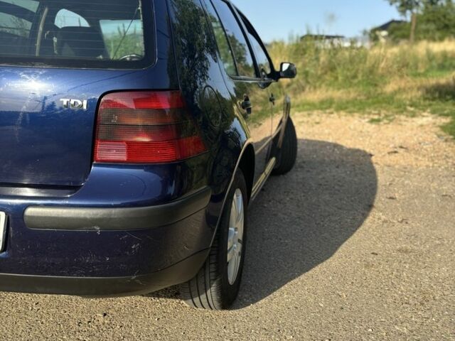 Синий Фольксваген Гольф, объемом двигателя 1.9 л и пробегом 372 тыс. км за 4450 $, фото 1 на Automoto.ua