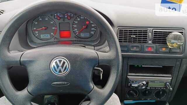 Синий Фольксваген Гольф, объемом двигателя 1.39 л и пробегом 190 тыс. км за 4500 $, фото 13 на Automoto.ua