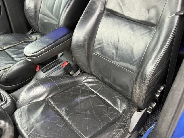 Синий Фольксваген Гольф, объемом двигателя 1.9 л и пробегом 300 тыс. км за 2900 $, фото 9 на Automoto.ua