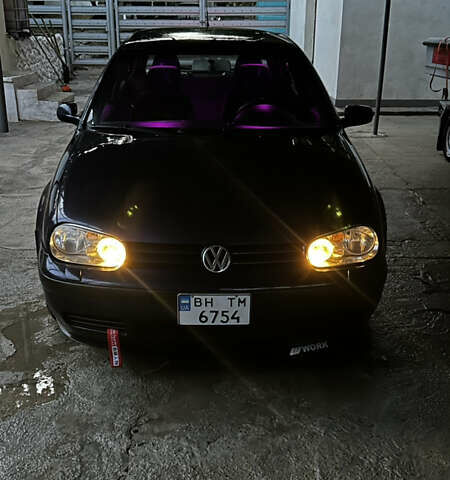 Синий Фольксваген Гольф, объемом двигателя 1.6 л и пробегом 288 тыс. км за 4400 $, фото 1 на Automoto.ua