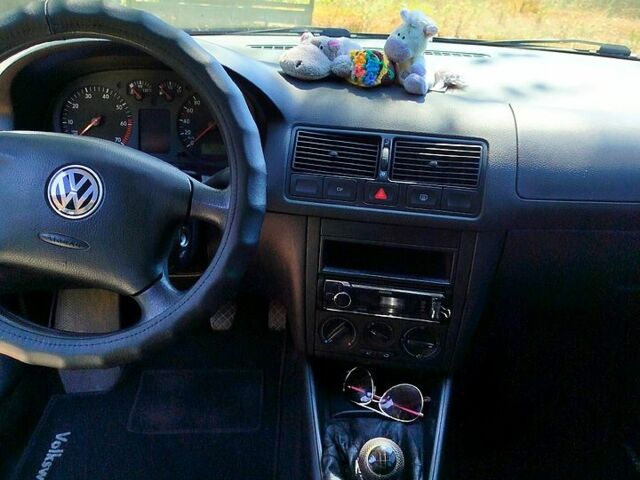 Синий Фольксваген Гольф, объемом двигателя 1.4 л и пробегом 218 тыс. км за 3500 $, фото 3 на Automoto.ua