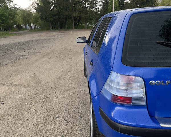 Синий Фольксваген Гольф, объемом двигателя 1.6 л и пробегом 308 тыс. км за 3650 $, фото 5 на Automoto.ua